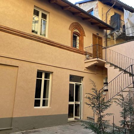 Maschera Di Ferro Appartamento In Centro Storico Pinerolo Exteriör bild